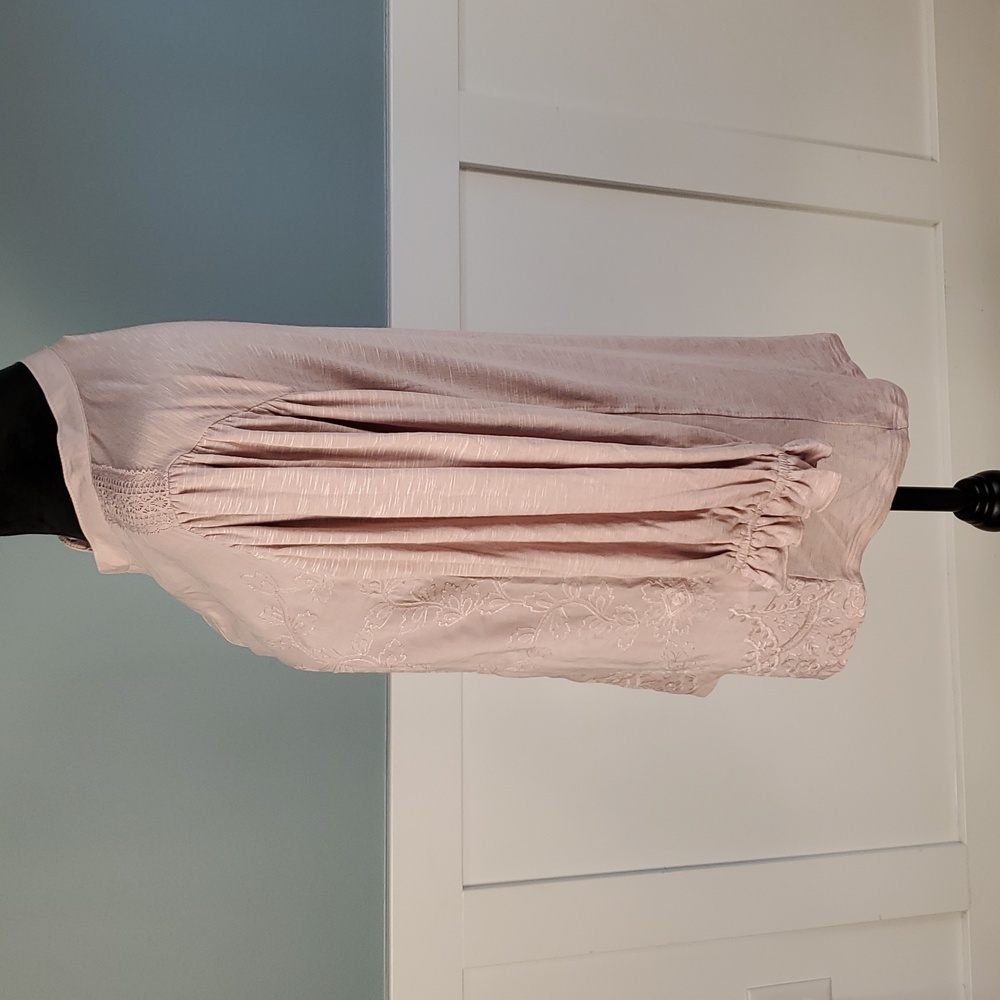 Democracy Embroidered Rayon Button Front Top S Blush Pink - Picture 4 of 12